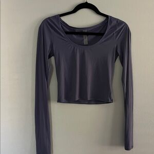 aritzia golden airBUTTER long sleeve size M